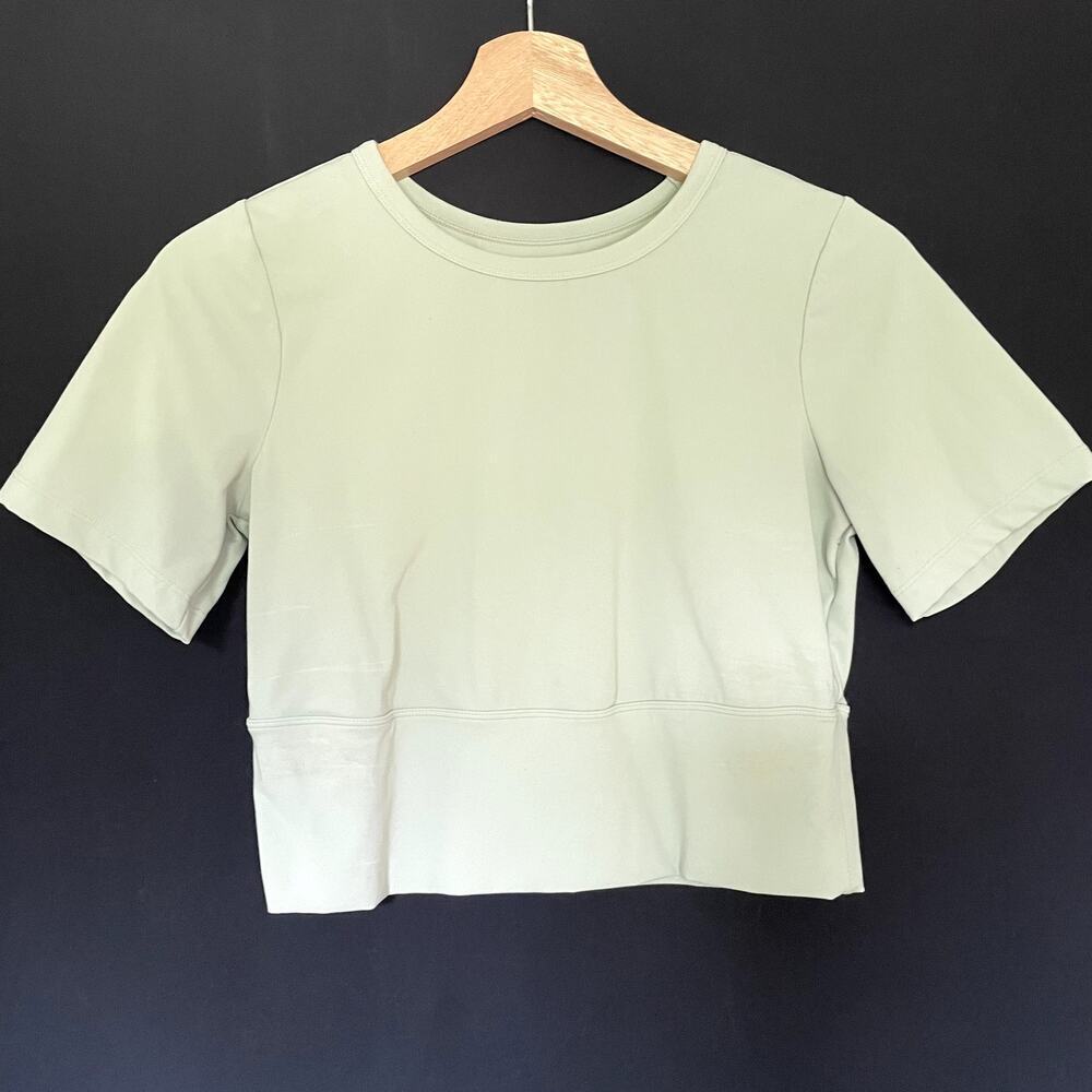 Flx travel leisure sage green crop top athletic short sleeves women's size small